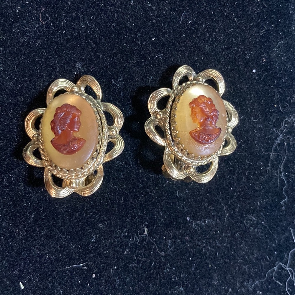 Vintage Whiting and Davis Cameo Clip earrings